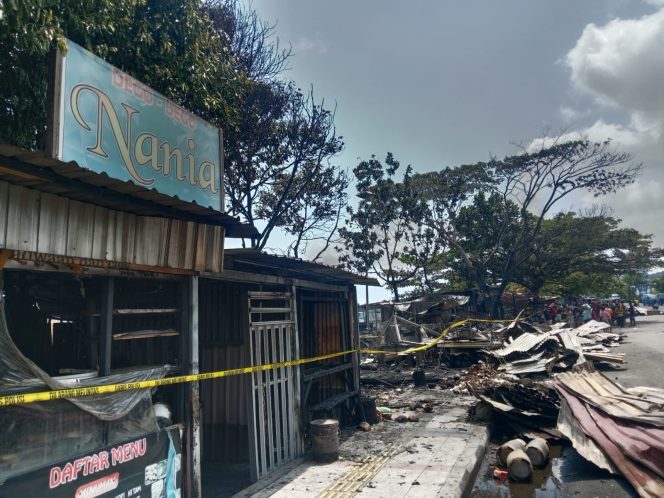 
 10 Kedai di Kawasan Kuliner Mangga Dua Utara Ternate Hangus Terbakar