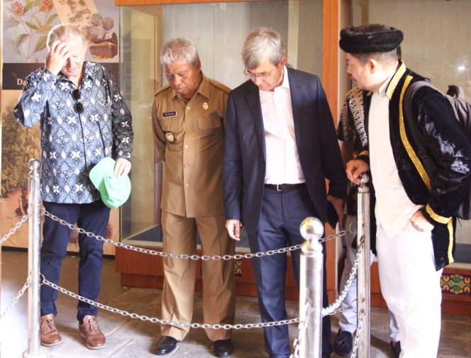 
 Misteri Makam Susanna di Benteng Oranje: Warisan Kolonial yang Menyimpan Simbol Tersembunyi