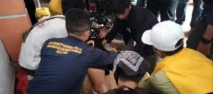 Ricuh di DPRD Ternate, Gas Air Mata dan Water Cannon Bubarkan Massa