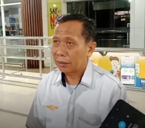 Plafon Bandara Babullah Ambruk, Kepala Bandara Masih Bungkam soal Tindak Lanjut