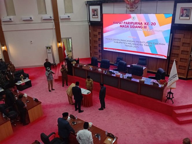 
 DPRD Haltim Sahkan 12 Perda Baru, Jadi Landasan Pembangunan Daerah