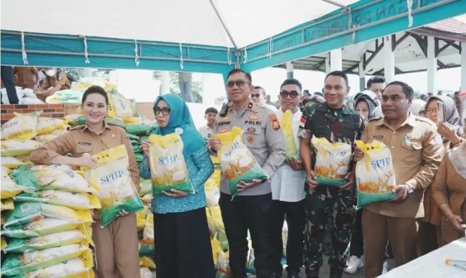 
 Pasar Murah Guraping: Warga Antusias Sambut Program Gubernur Sherly
