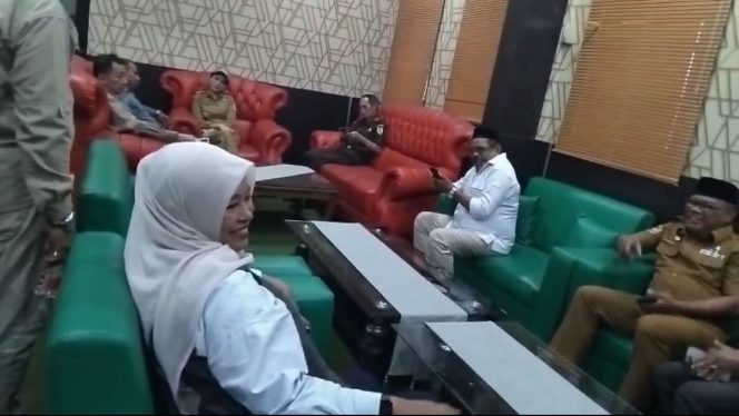 
 “Saat Mahasiswa Tolak Tunjangan, Legislator Ternate Malah Minta Tambahan DBH”