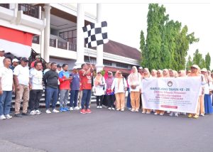 Sekda Tidore Pimpin Pelepasan Jalan Sehat DWP, Tekankan Evaluasi Program dan Kolaborasi