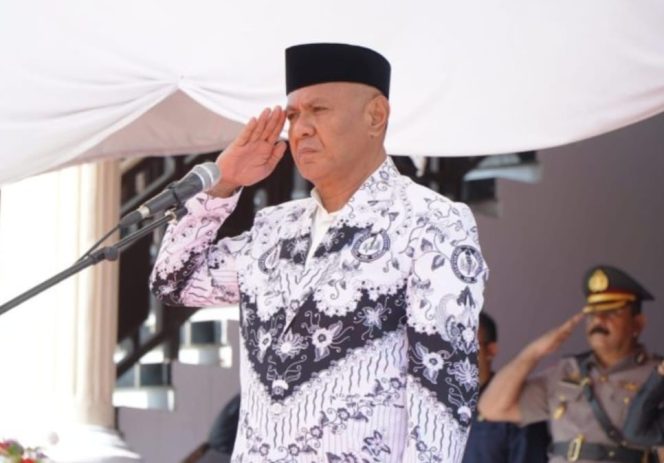 
 HUT ke-80 PGRI dan Hari Guru Nasional di Tidore Berlangsung Khidmat, Wali Kota Ajak Guru Jadi Teladan