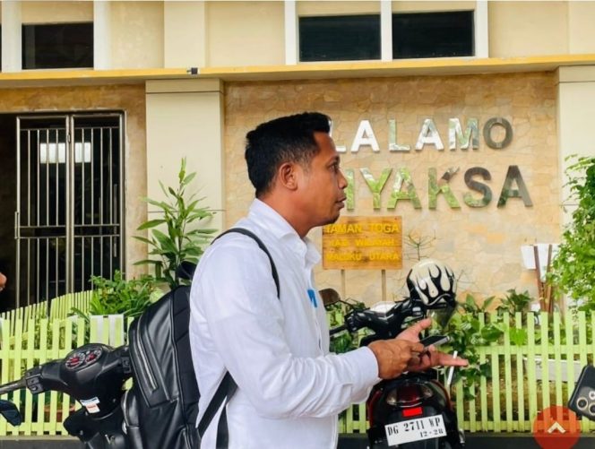
 Plt Kadis PUPR Malut Datangi Kejati, Enggan Beri Keterangan