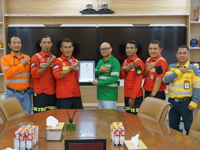 
 ESDM Anugerahkan Penghargaan kepada NHM atas Peran Aktif Penanggulangan Bencana