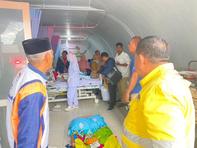 
 Terbang Demi Keselamatan: Helikopter NHM Peduli Bawa Harapan Pasien Tobelo ke Manado