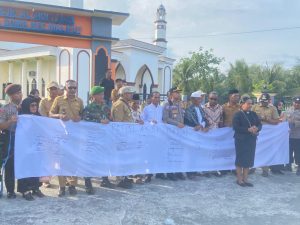 Menembus Laut Demi Kemanusiaan: Wali Kota Ternate Antar Langsung 10 Ton Bantuan untuk Warga Batang Dua