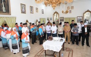 Tauhid Soleman Lepas 568 CJH Ternate ke Tanah Suci