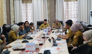 Di Ruang Eks-Crisan: Wakil Gubernur Sarbin Sehe Ingatkan OPD, Data Akurat & Respons Cepat Kunci Tata Kelola Baik