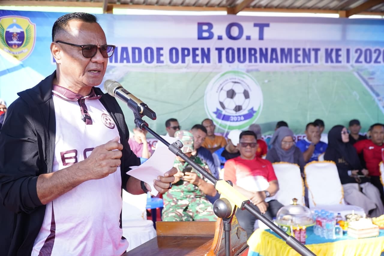 Buka Barumadoe Open Tournament, Wali Kota Tidore Ajak Pemain Utamakan Strategi dan Sportivitas