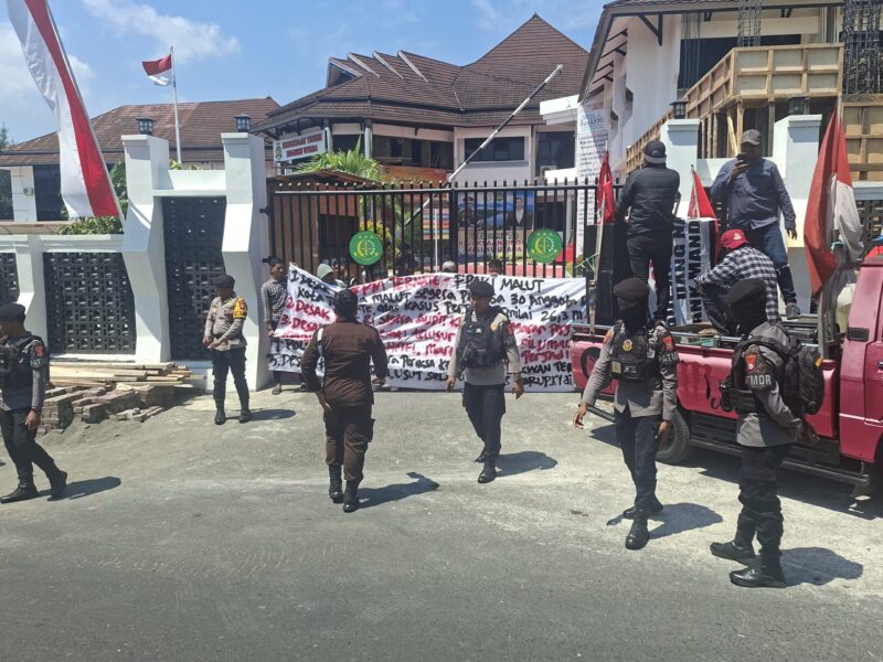 Komunikasi Kejati Disorot, Kasipengkum Didesak Dicopot