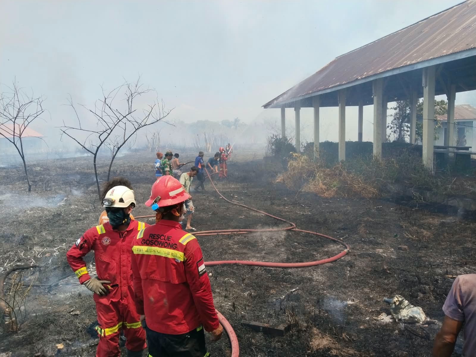 ERT NHM Gerak Cepat Padamkan Kebakaran di Makaeling