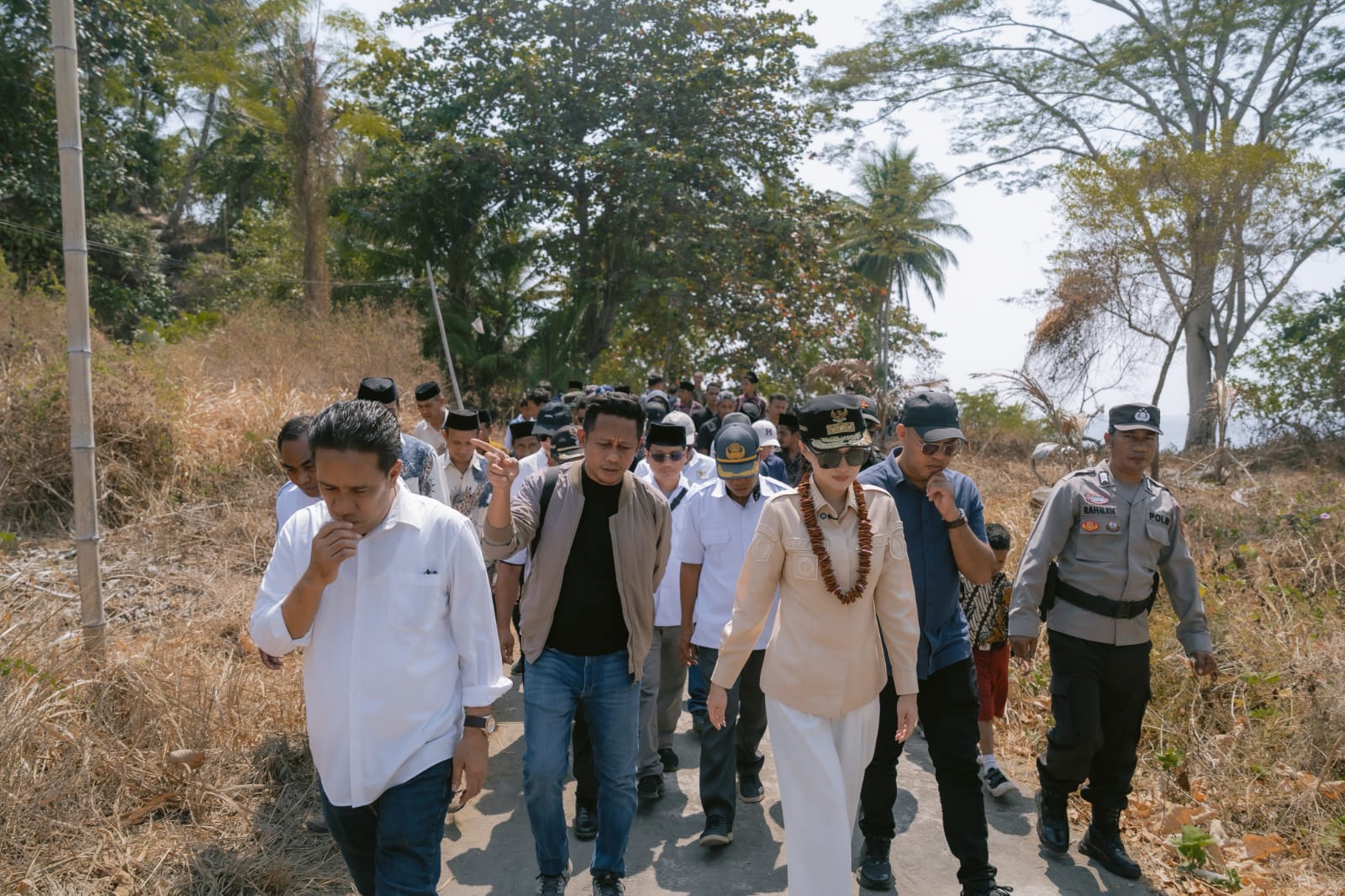 Komitmen Pembangunan Berkeadilan, Gubernur Sherly Pastikan Jalan Tani dan Lingkar Pulau Makian Terealisasi