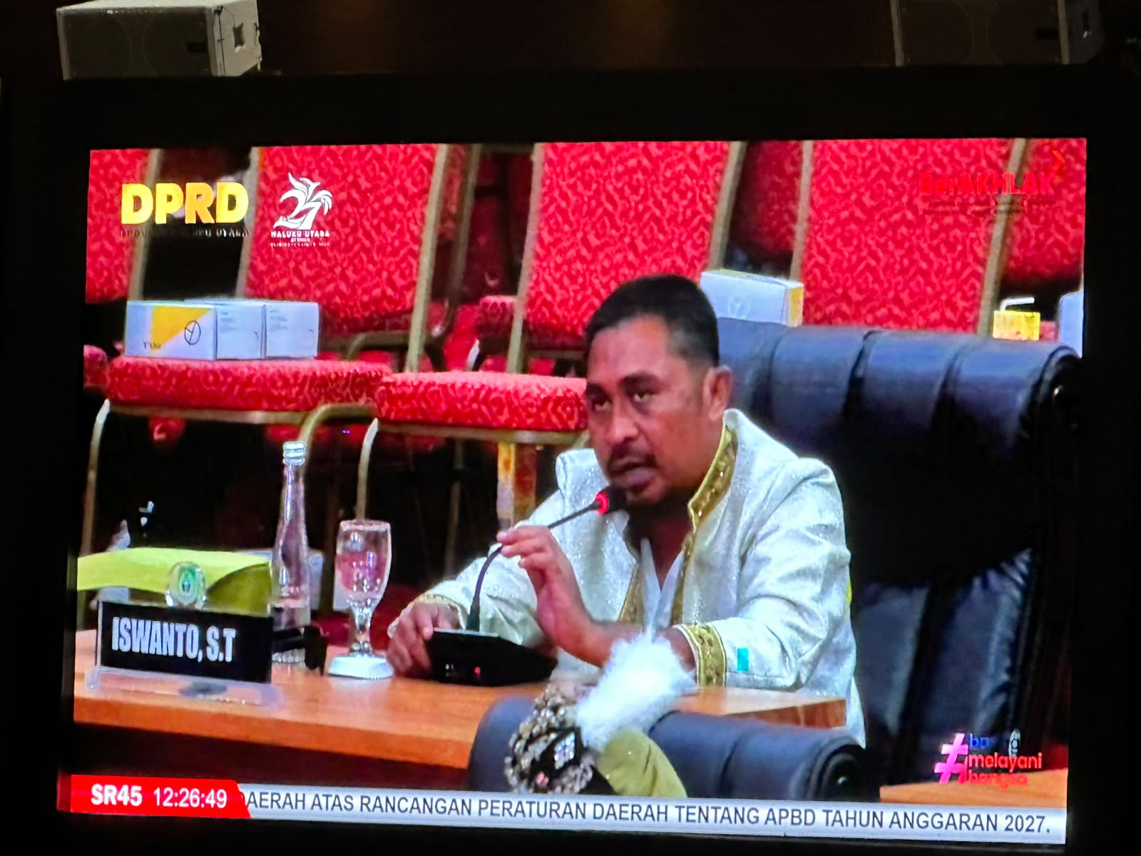 Desakan Evaluasi Kadis PUPR Menguat, Iswanto Sampaikan Langsung di Paripurna kepada Gubernur Serly